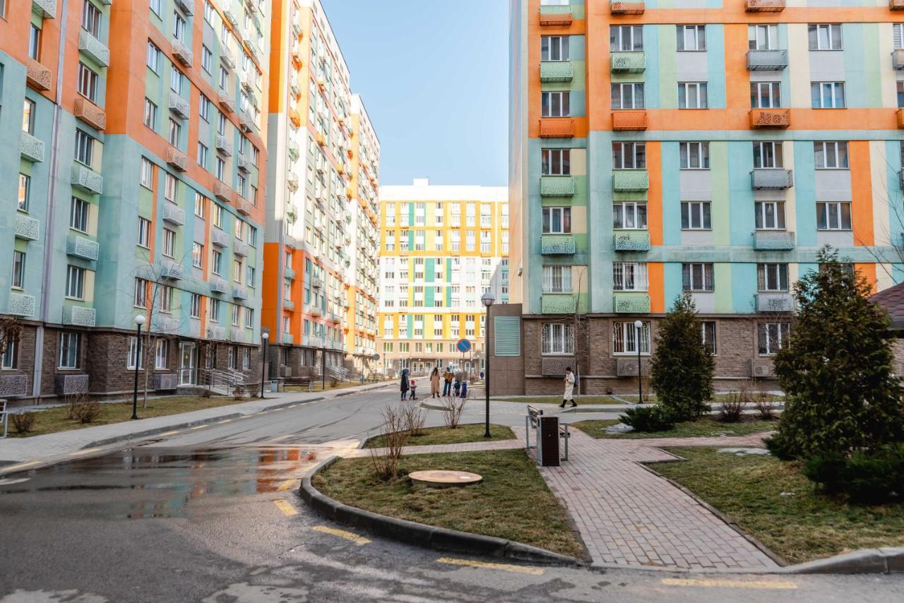 Akvarel Apartment Near Adk Almatý Exterior foto